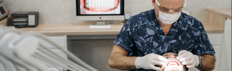 SPECJALISTA RADZI: Jak osiągnąć najlepsze parametry adhezji z wykorzystaniem uniwersalnych systemów łączących?